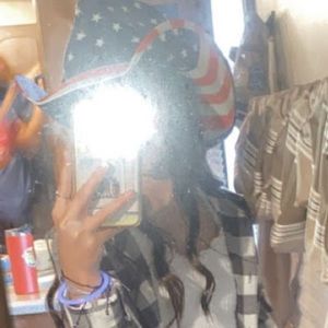 Meet your Posher, Kylie